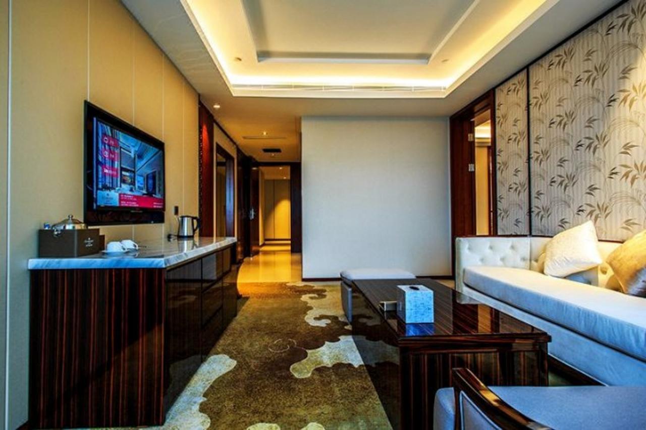 Ramada Jiaxing Hotel Exterior photo