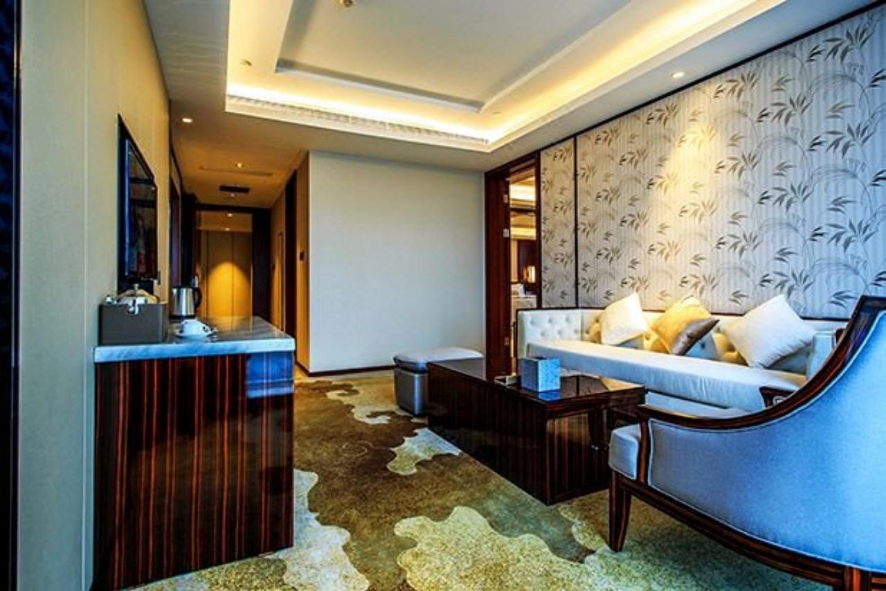 Ramada Jiaxing Hotel Exterior photo